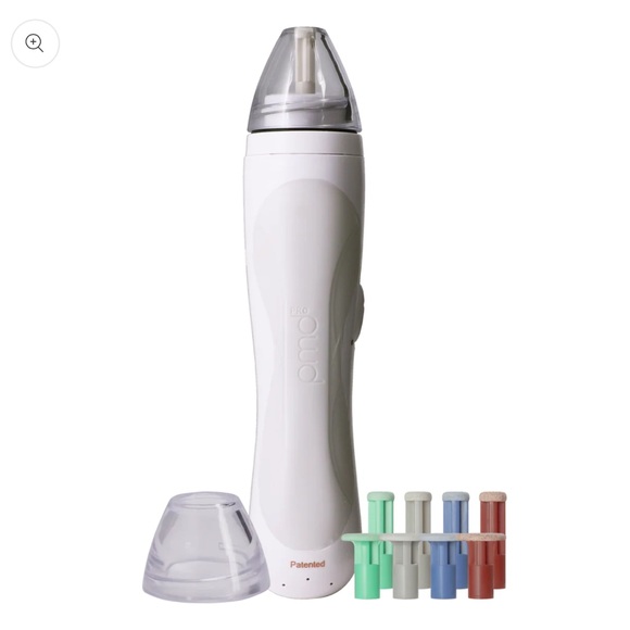 Personal Microderm Pro Clinical-Grade Exfoliation
At-Home Microdermabrasion - Picture 10 of 11